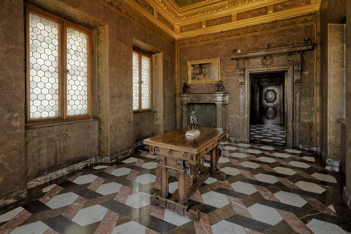 Royal Private Apartments